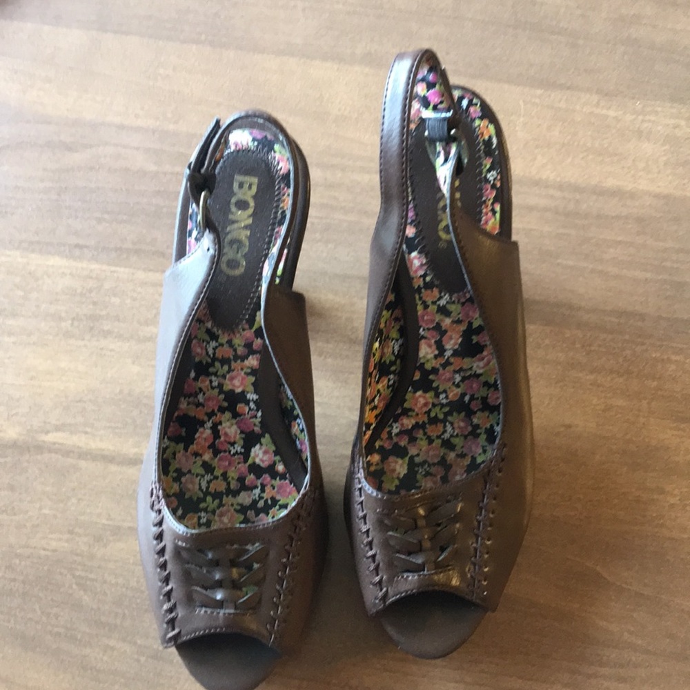 Ladies shoes - Picture 1 of 6